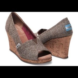Toms wedges